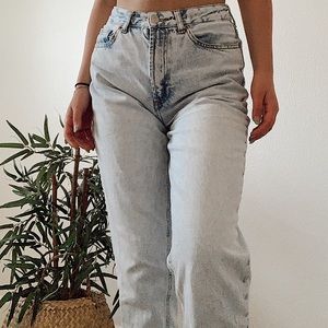 BDG Light Wash High Rise Mom Jeans